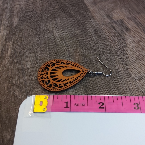 NEW Boho Wood Teardrop Dangle Earrings - Picture 9 of 10